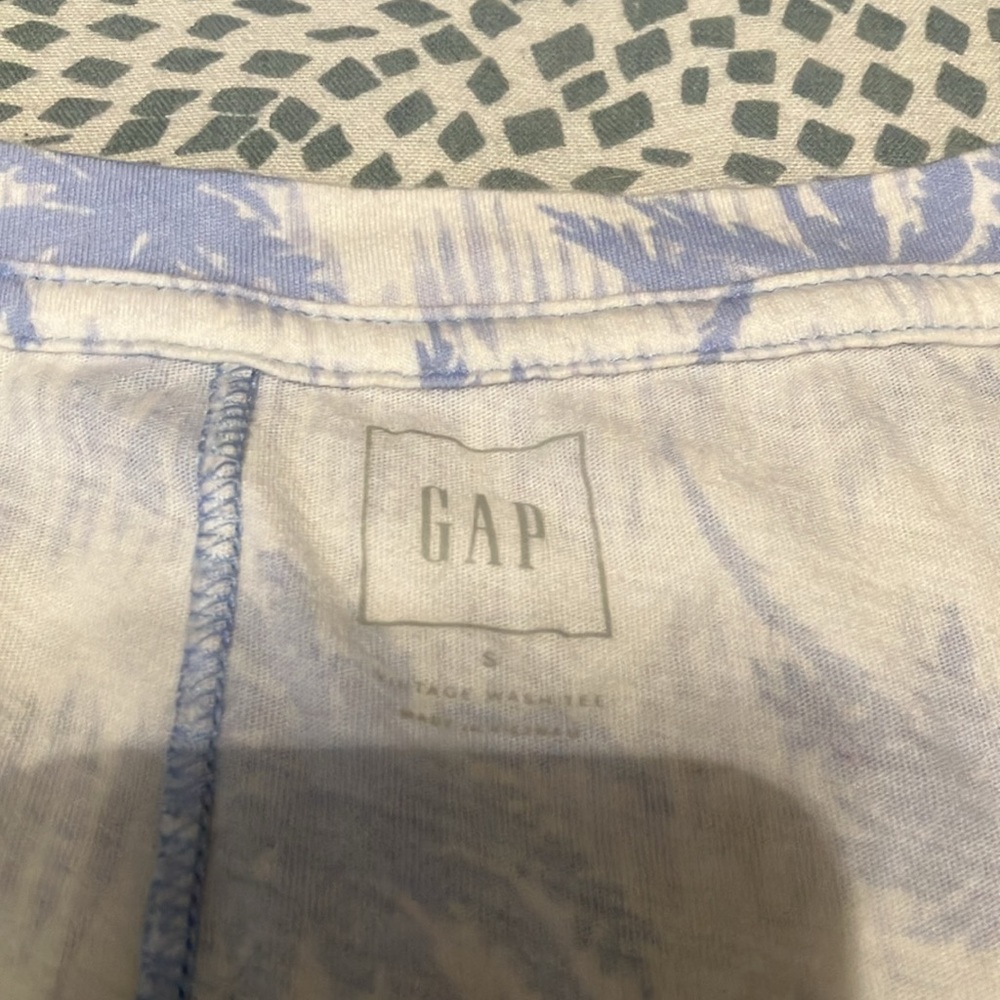 GAP Blue Palm Print Tank Top - Picture 3 of 6
